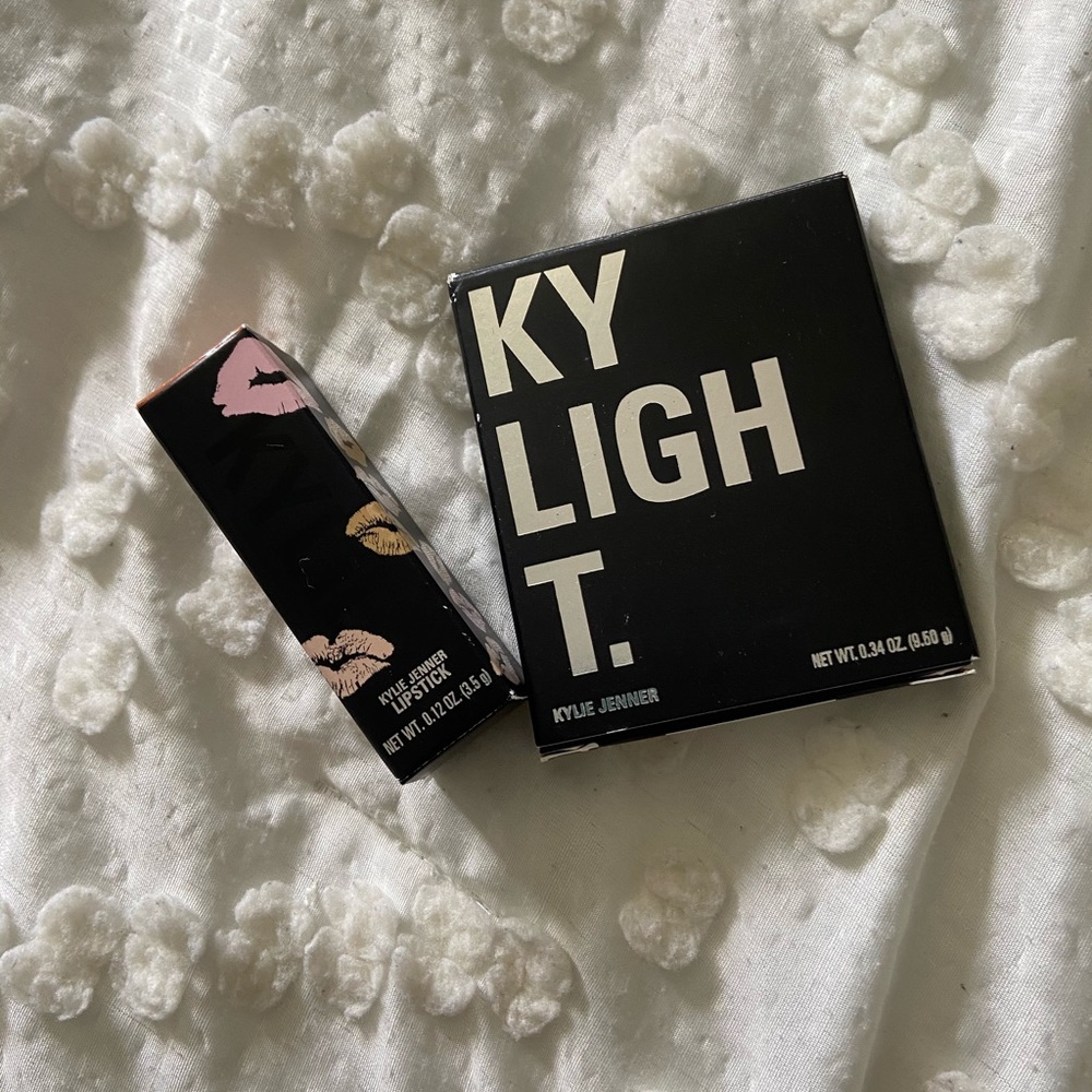 Kylie Cosmetics lipstick and highlighter!